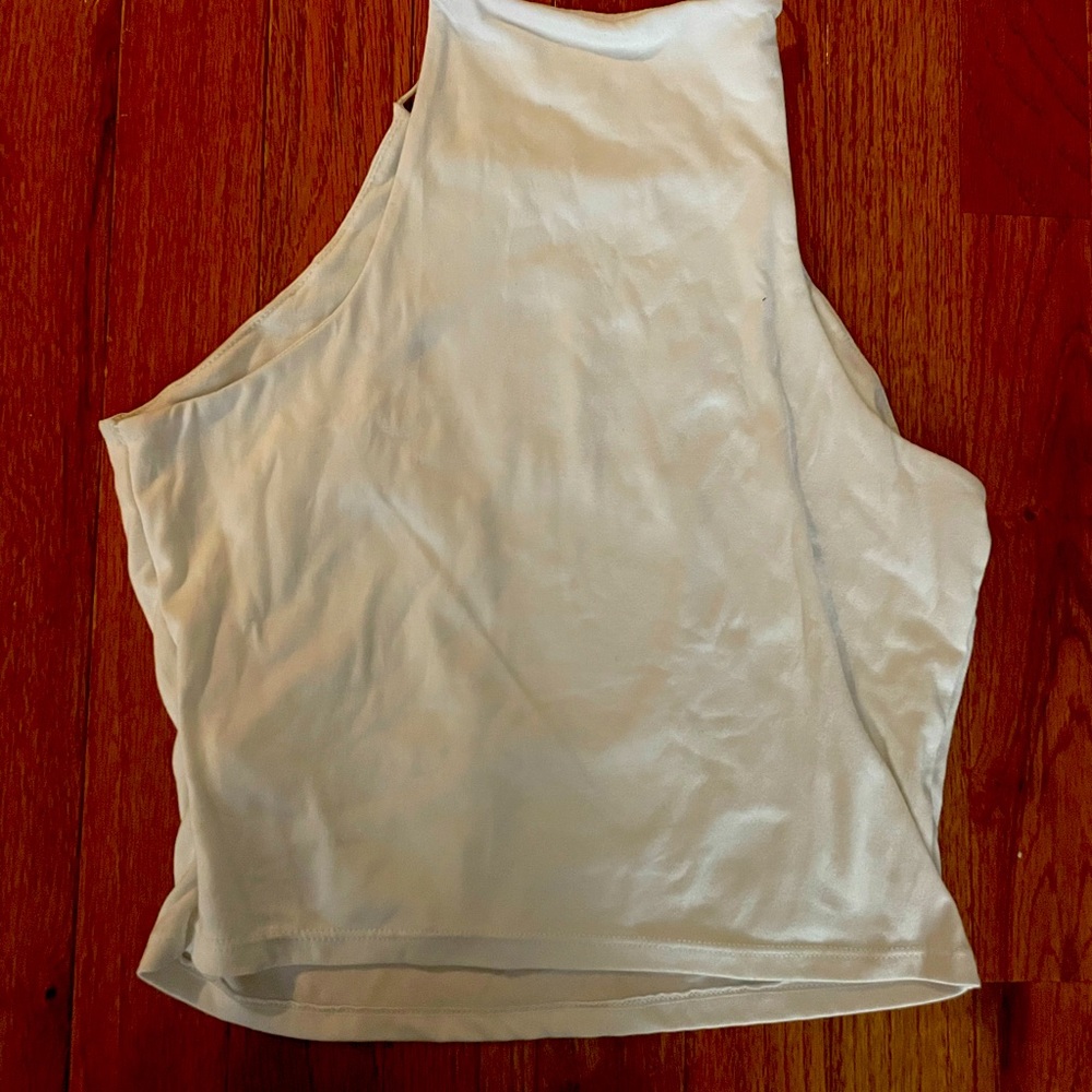“Gaze” tank top in white! - Picture 2 of 2